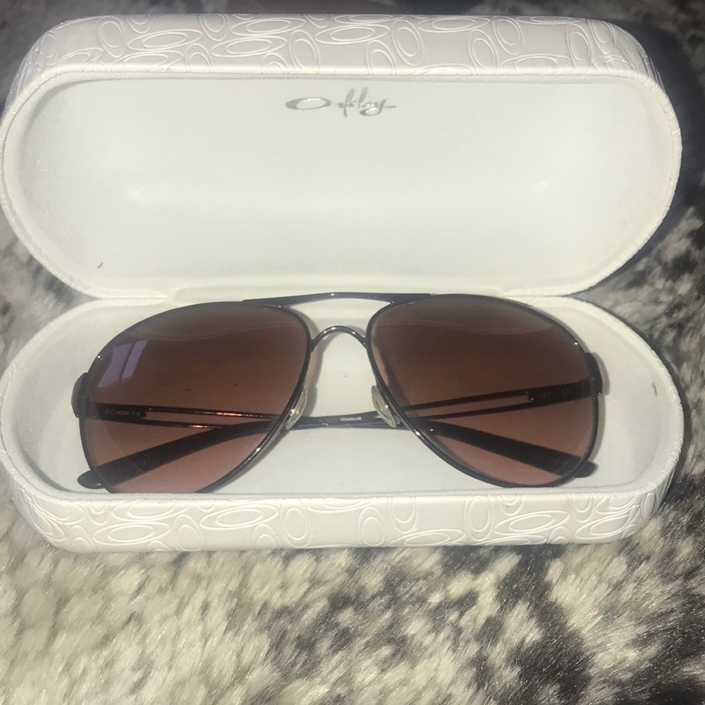 Oakley auburn aviators
